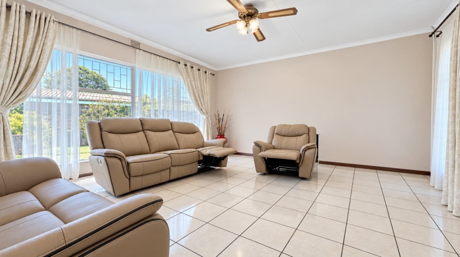 6 Bedroom Property for Sale in Amiel Park KwaZulu-Natal
