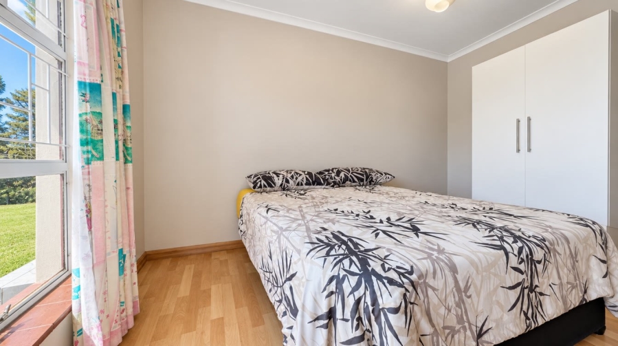 6 Bedroom Property for Sale in Amiel Park KwaZulu-Natal
