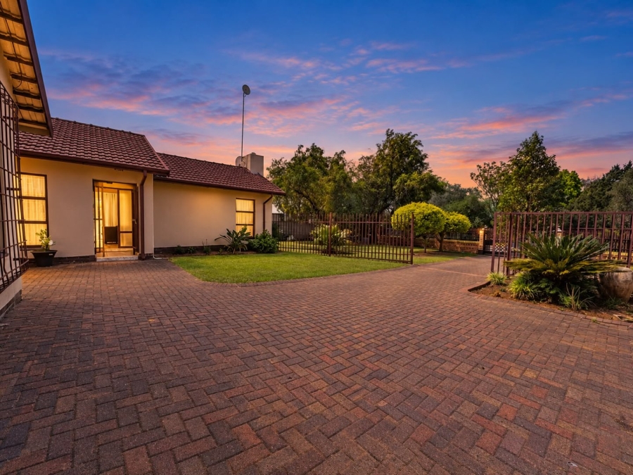 6 Bedroom Property for Sale in Amiel Park KwaZulu-Natal