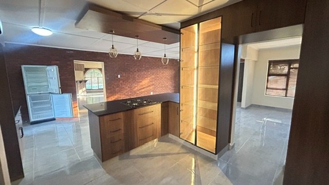 5 Bedroom Property for Sale in Meer En See KwaZulu-Natal