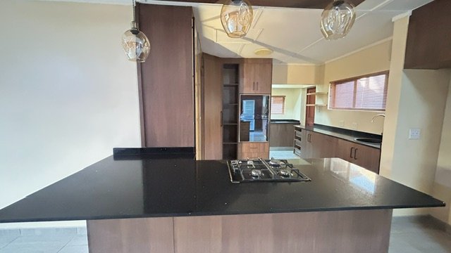 5 Bedroom Property for Sale in Meer En See KwaZulu-Natal