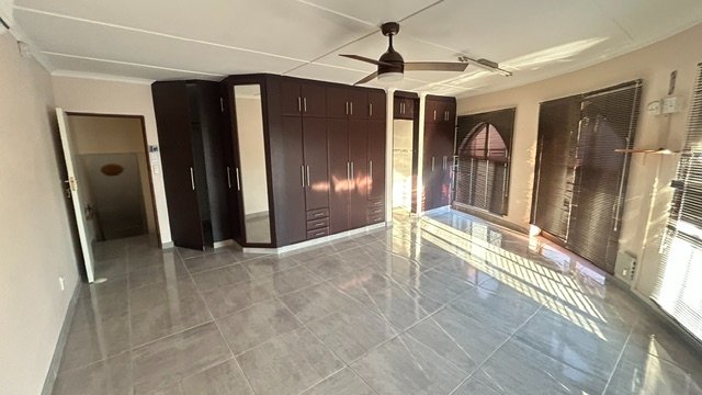 5 Bedroom Property for Sale in Meer En See KwaZulu-Natal