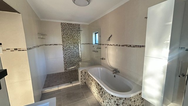 5 Bedroom Property for Sale in Meer En See KwaZulu-Natal