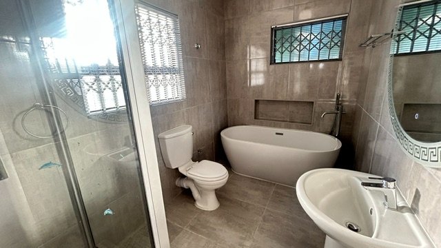 5 Bedroom Property for Sale in Meer En See KwaZulu-Natal