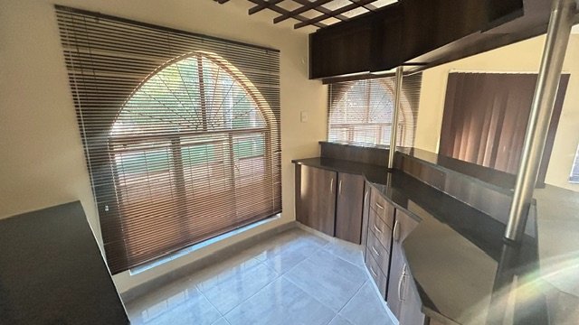 5 Bedroom Property for Sale in Meer En See KwaZulu-Natal