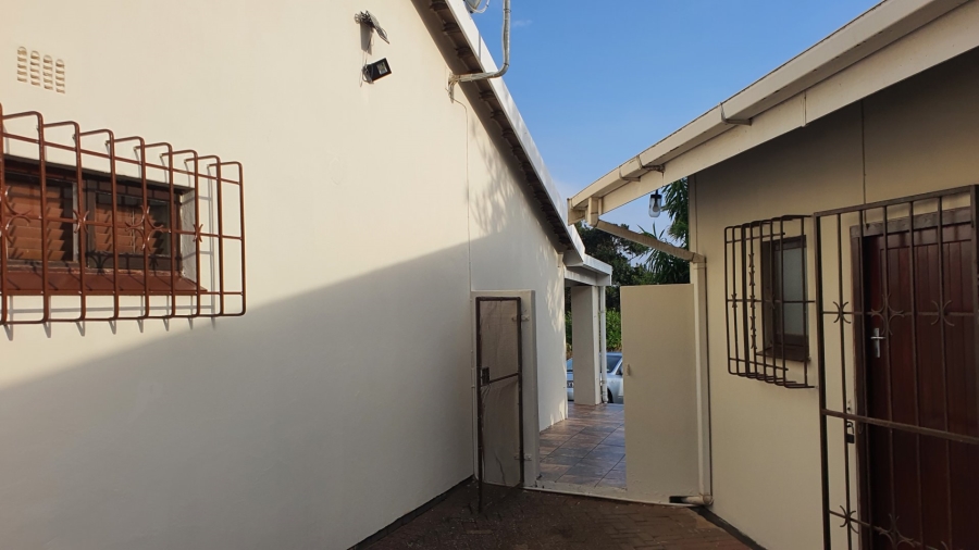 4 Bedroom Property for Sale in Uvongo KwaZulu-Natal
