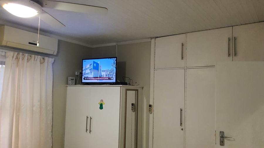 4 Bedroom Property for Sale in Uvongo KwaZulu-Natal