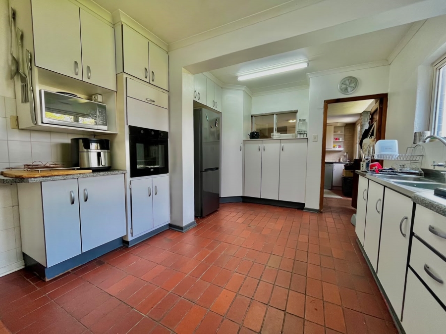 4 Bedroom Property for Sale in Aviary Hill KwaZulu-Natal