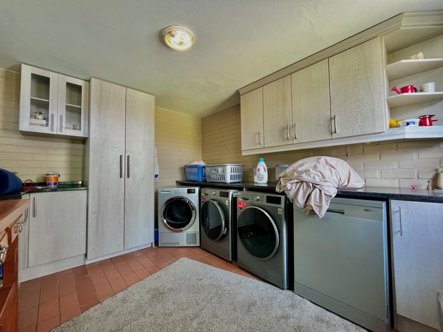 4 Bedroom Property for Sale in Aviary Hill KwaZulu-Natal