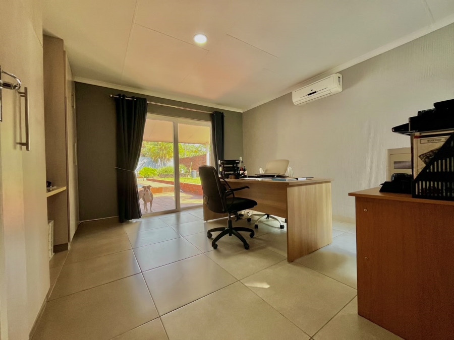 4 Bedroom Property for Sale in Aviary Hill KwaZulu-Natal