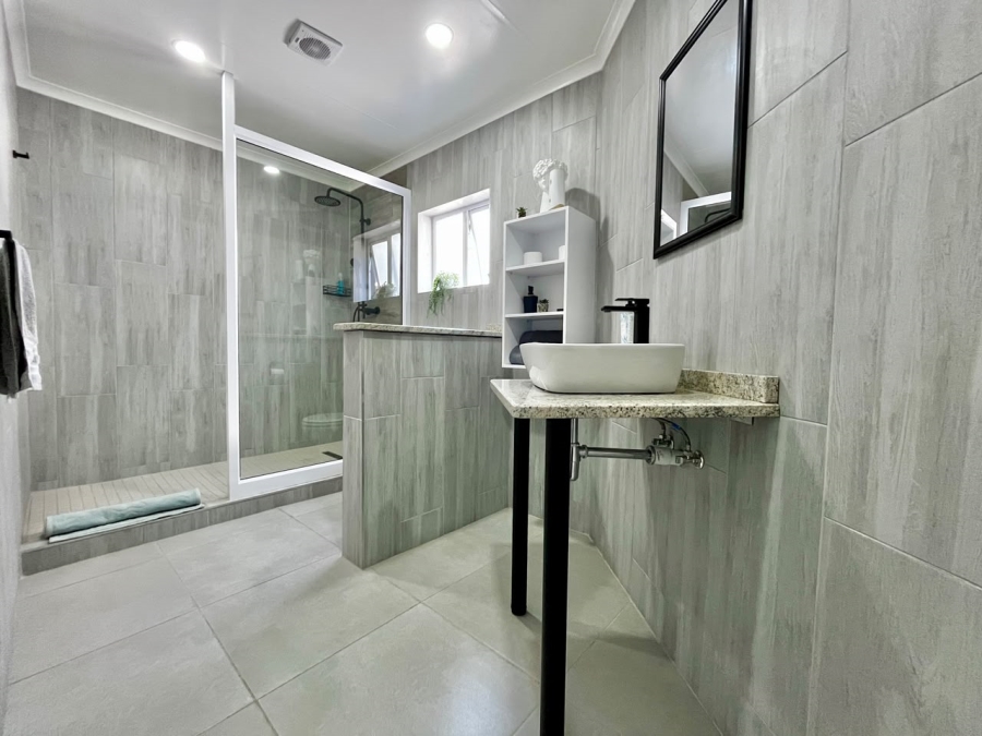 4 Bedroom Property for Sale in Aviary Hill KwaZulu-Natal