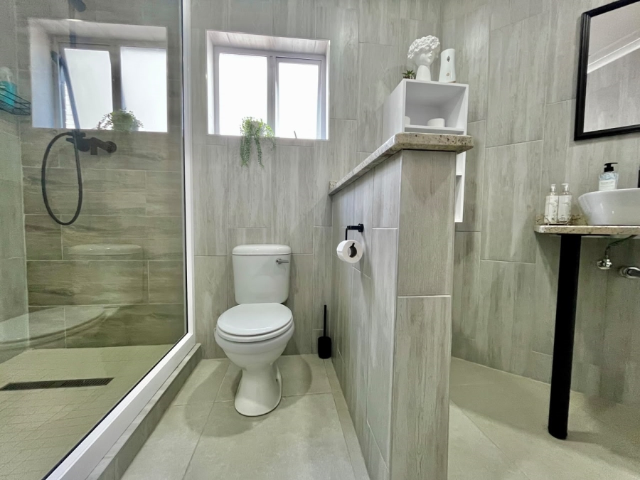 4 Bedroom Property for Sale in Aviary Hill KwaZulu-Natal