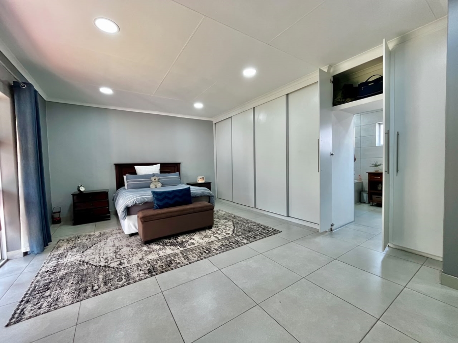 4 Bedroom Property for Sale in Aviary Hill KwaZulu-Natal