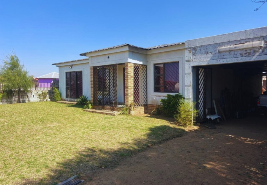 4 Bedroom Property for Sale in Osizweni KwaZulu-Natal
