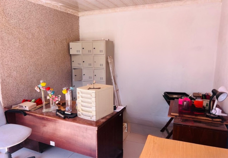 4 Bedroom Property for Sale in Osizweni KwaZulu-Natal