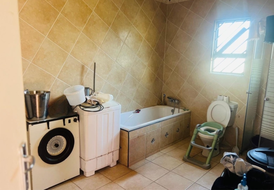4 Bedroom Property for Sale in Osizweni KwaZulu-Natal