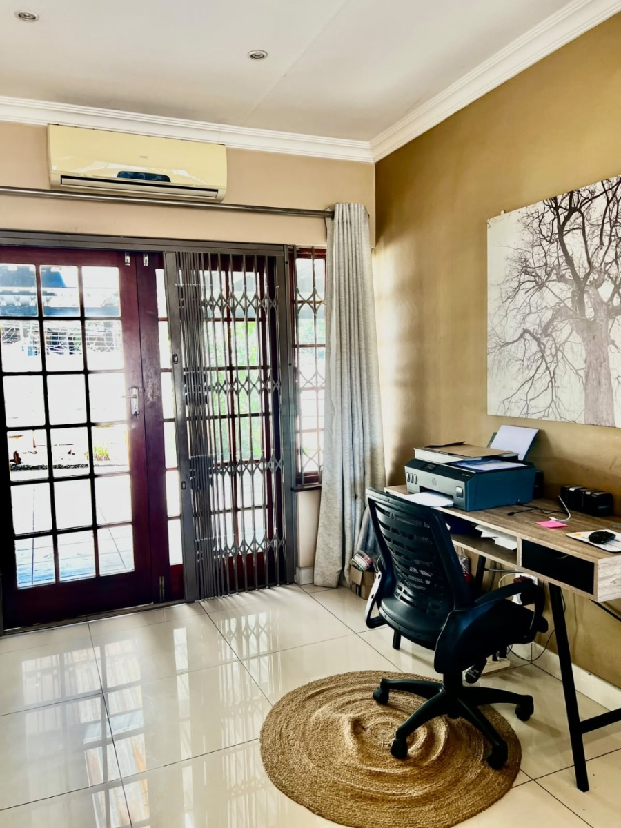 2 Bedroom Property for Sale in Scottsville KwaZulu-Natal