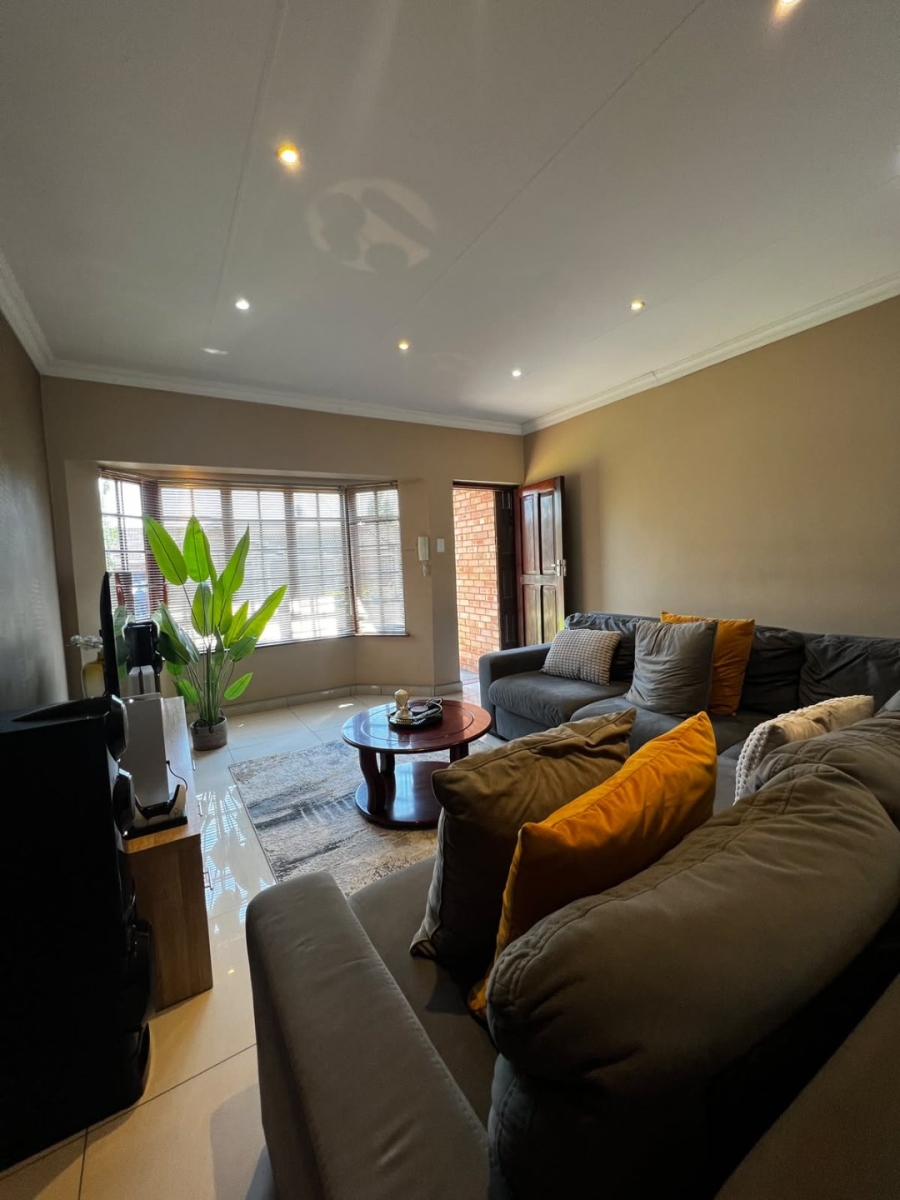 2 Bedroom Property for Sale in Scottsville KwaZulu-Natal