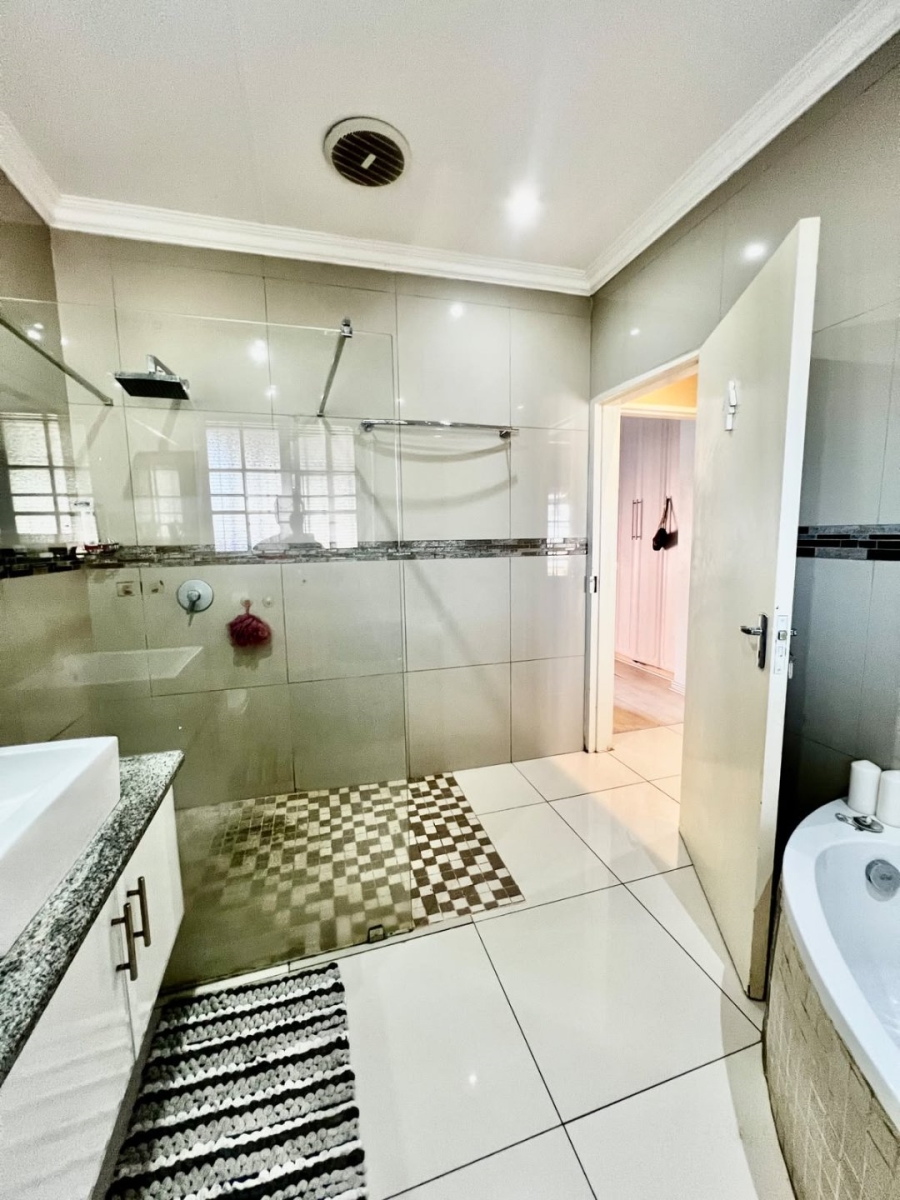 2 Bedroom Property for Sale in Scottsville KwaZulu-Natal