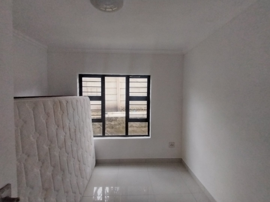 To Let 2 Bedroom Property for Rent in Uvongo KwaZulu-Natal