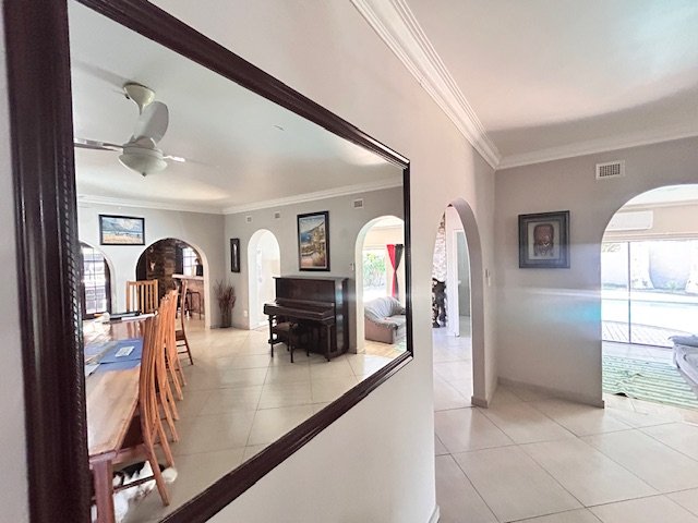 6 Bedroom Property for Sale in Meer En See KwaZulu-Natal