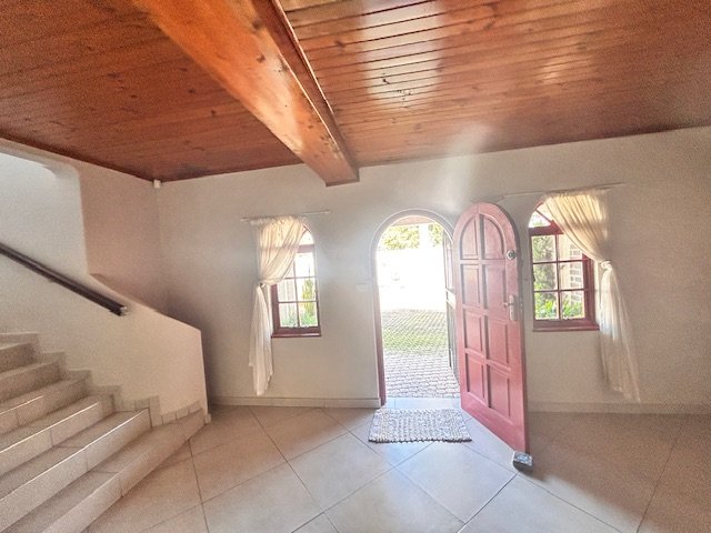 6 Bedroom Property for Sale in Meer En See KwaZulu-Natal