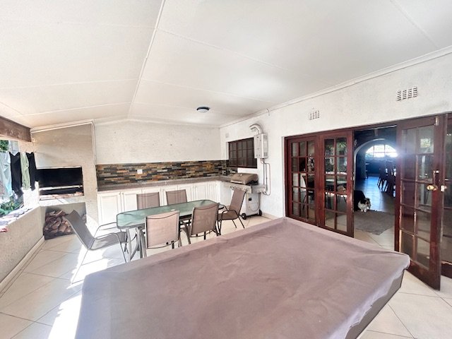 6 Bedroom Property for Sale in Meer En See KwaZulu-Natal