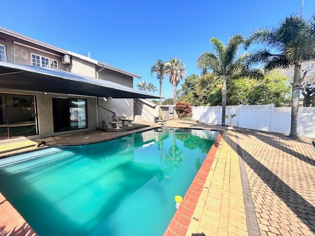 6 Bedroom Property for Sale in Meer En See KwaZulu-Natal