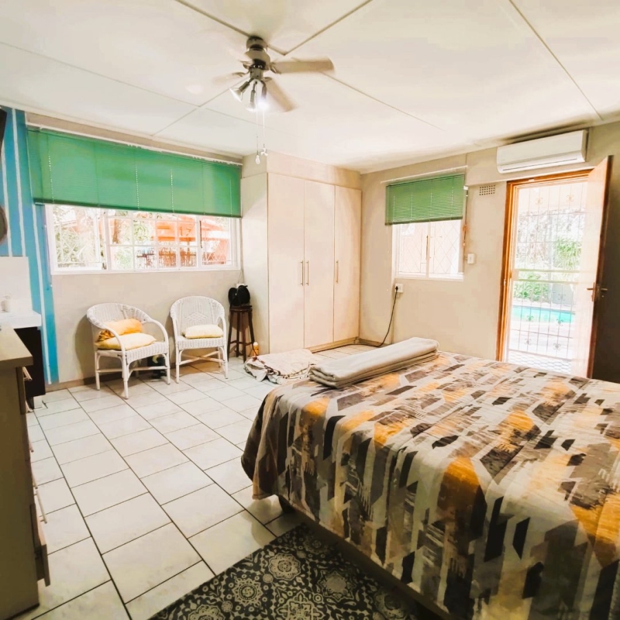 5 Bedroom Property for Sale in Marina Beach KwaZulu-Natal