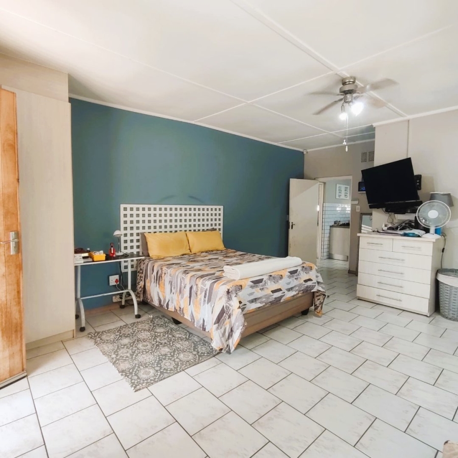 5 Bedroom Property for Sale in Marina Beach KwaZulu-Natal