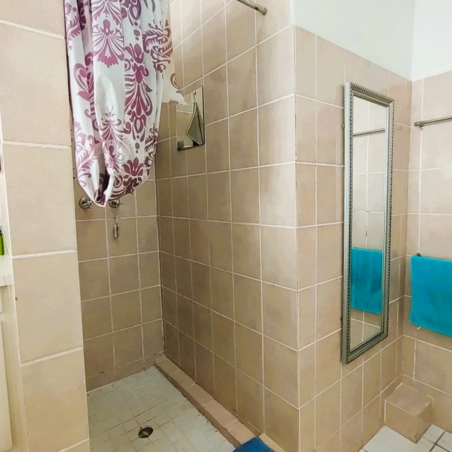 5 Bedroom Property for Sale in Marina Beach KwaZulu-Natal