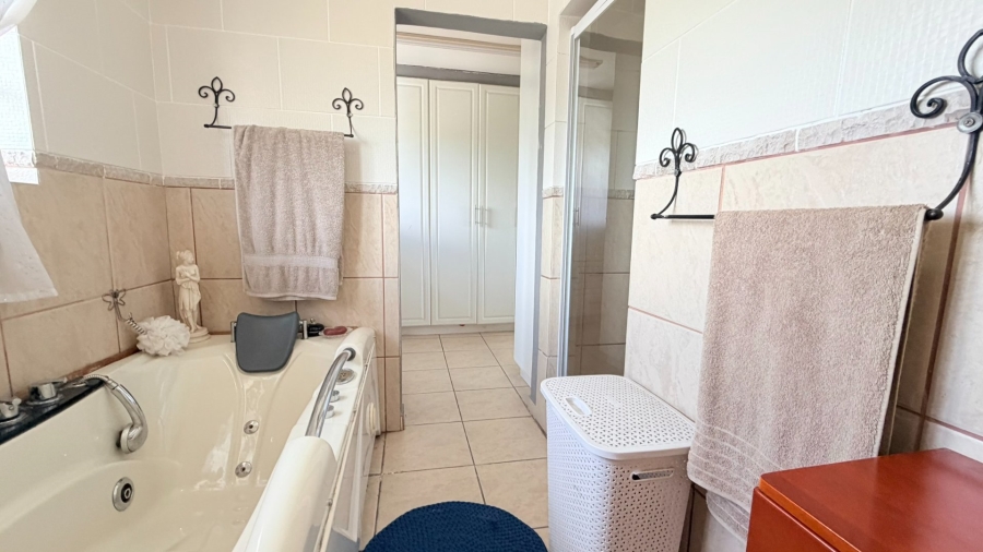 3 Bedroom Property for Sale in Margate KwaZulu-Natal