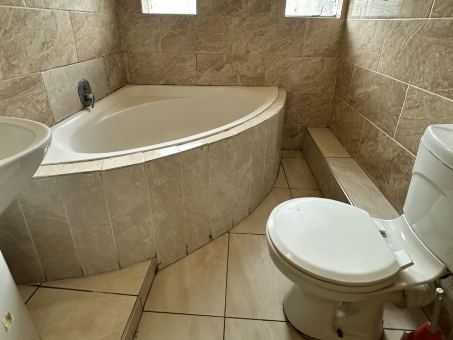 4 Bedroom Property for Sale in Barry Hertzog Park KwaZulu-Natal