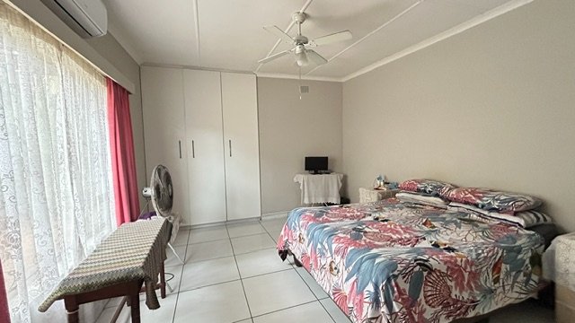 6 Bedroom Property for Sale in Meer En See KwaZulu-Natal