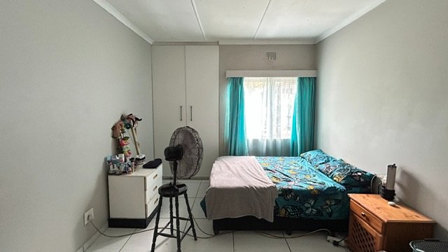 6 Bedroom Property for Sale in Meer En See KwaZulu-Natal