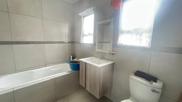 6 Bedroom Property for Sale in Meer En See KwaZulu-Natal
