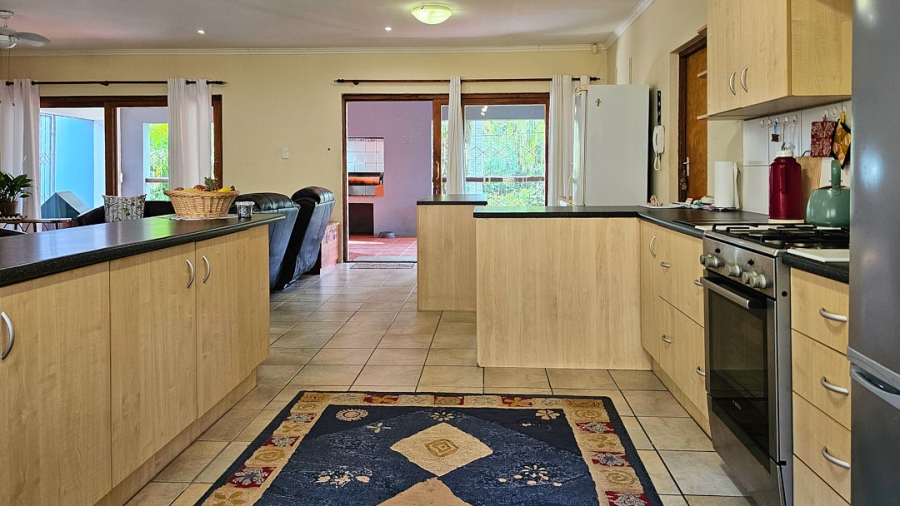 4 Bedroom Property for Sale in Leisure Bay KwaZulu-Natal