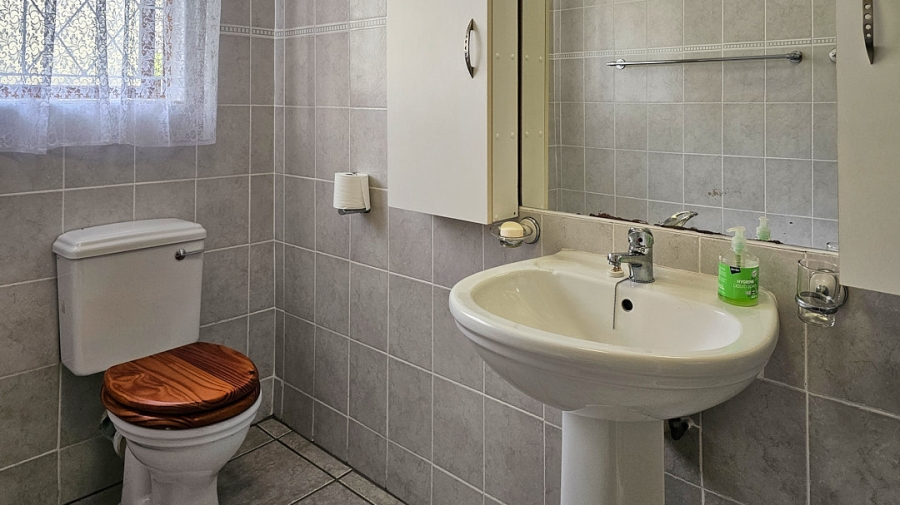 4 Bedroom Property for Sale in Leisure Bay KwaZulu-Natal