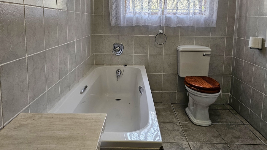 4 Bedroom Property for Sale in Leisure Bay KwaZulu-Natal