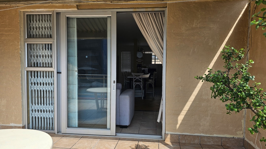 2 Bedroom Property for Sale in Margate Beach KwaZulu-Natal