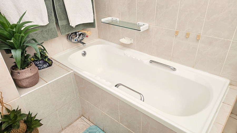 2 Bedroom Property for Sale in Margate Beach KwaZulu-Natal
