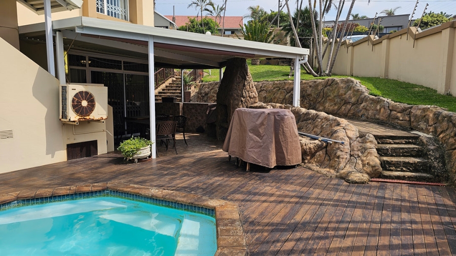5 Bedroom Property for Sale in Manaba Beach KwaZulu-Natal
