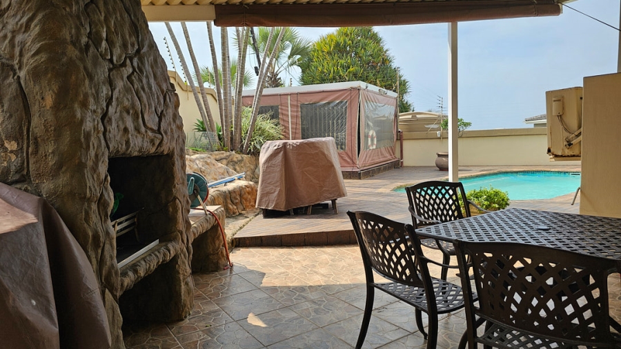 5 Bedroom Property for Sale in Manaba Beach KwaZulu-Natal
