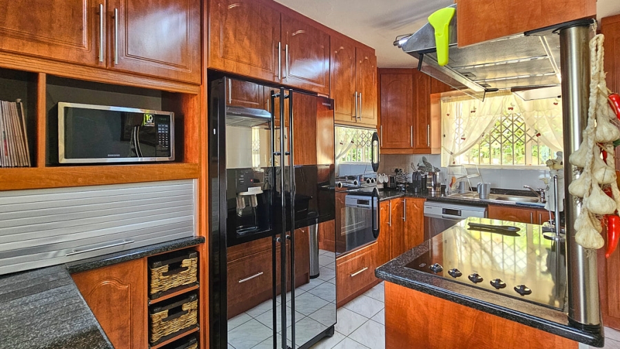5 Bedroom Property for Sale in Manaba Beach KwaZulu-Natal