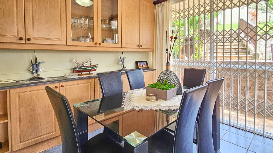 5 Bedroom Property for Sale in Manaba Beach KwaZulu-Natal