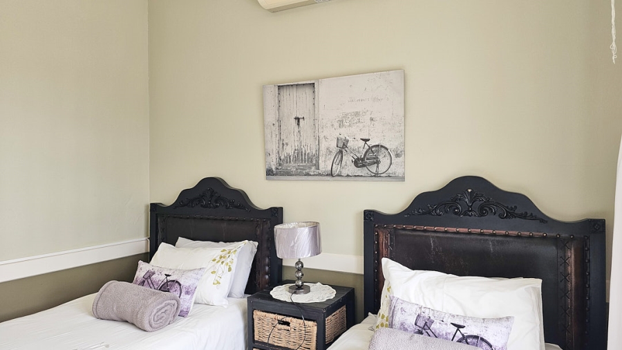 5 Bedroom Property for Sale in Manaba Beach KwaZulu-Natal