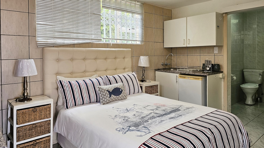 5 Bedroom Property for Sale in Manaba Beach KwaZulu-Natal