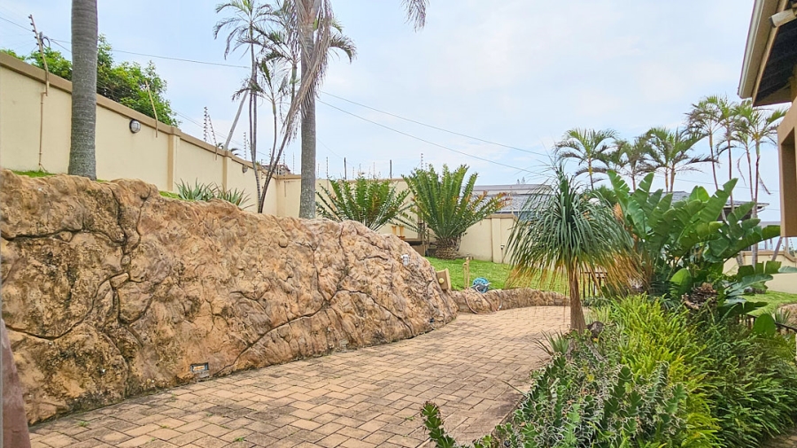 5 Bedroom Property for Sale in Manaba Beach KwaZulu-Natal