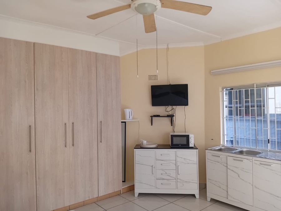 To Let 1 Bedroom Property for Rent in Southport KwaZulu-Natal