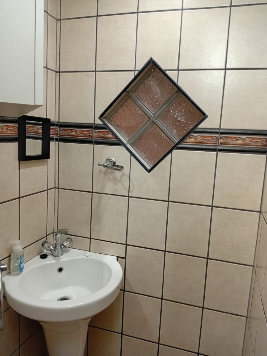 To Let 1 Bedroom Property for Rent in Southport KwaZulu-Natal